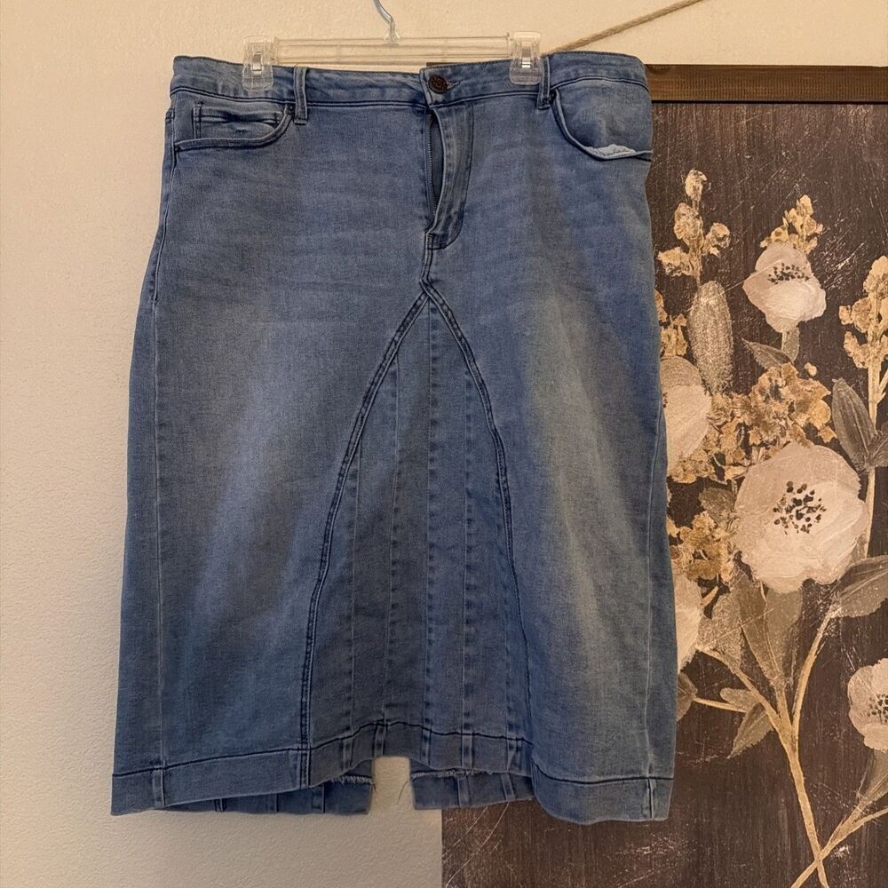 Shanna Thread Size XL Denim Skirt